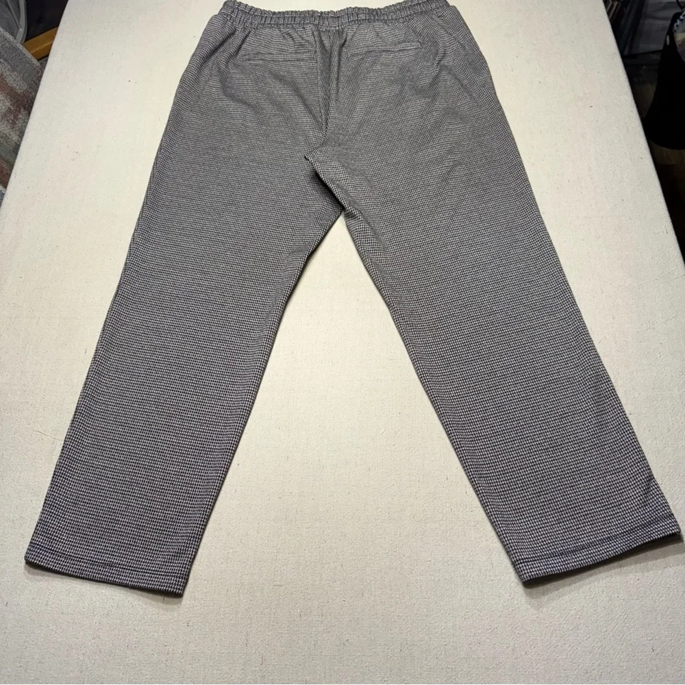 a new day Women’s Gray Patterned Pants - Size Medium- Gray, Black & Burgundy